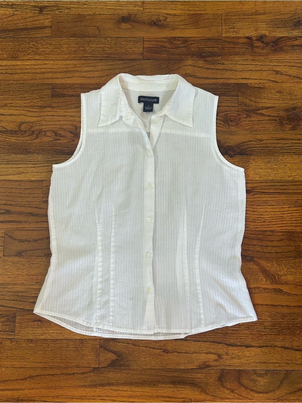 Ann Taylor White Transparent Sleeveless Button Down Blouse 
Size Small 4 - 6 
10
